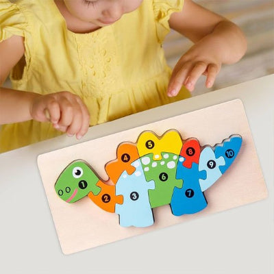 Puzzle enfant termine de placer les pièces