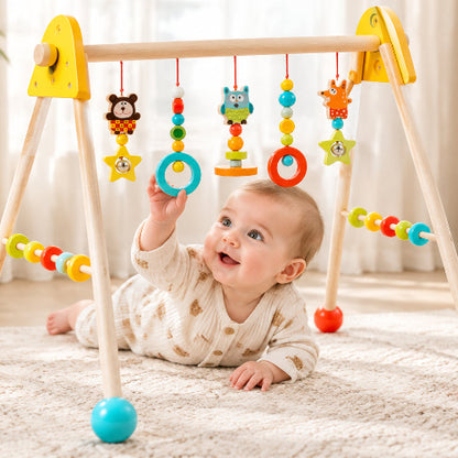 arche d'éveil en bois triangle bébé heureux