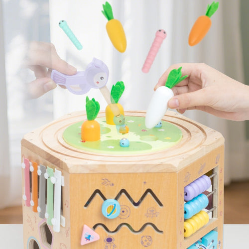 cube d'activité en bois enfant joue avec jouet