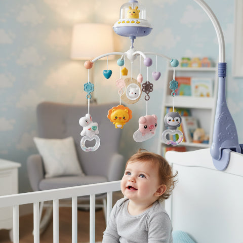 mobile bébé bleu enfant assit et regarde