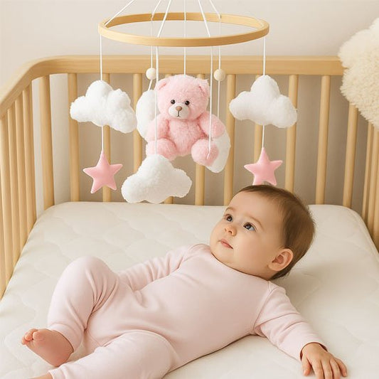 mobile bebe couche regarde mobile