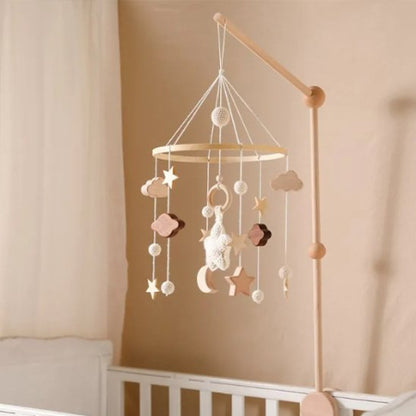 mobile bébé fini installer sur berceau