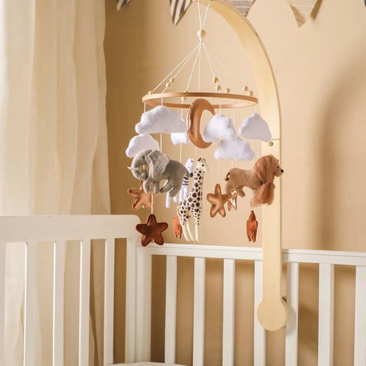 mobile-bebe-installe-berceau-lion
