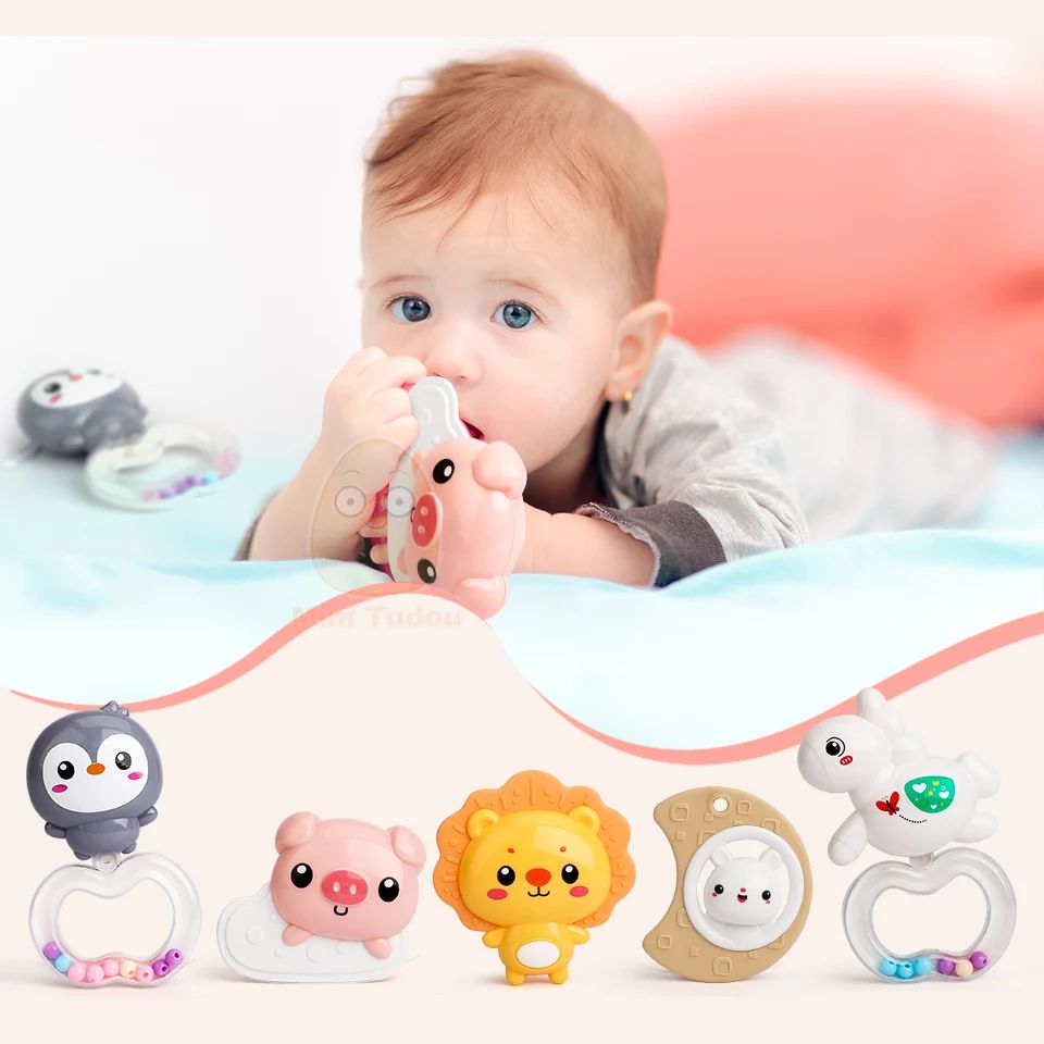 mobile-bebe-jouet-avec-bebe