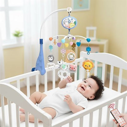 mobile bébé regardant jouet accroché