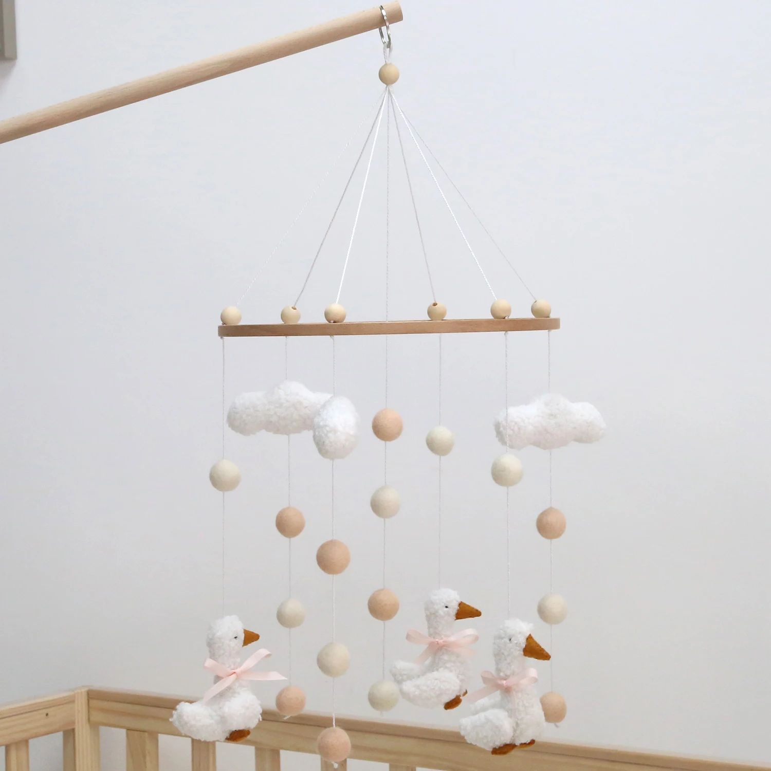 mobile lit bebe boule canard