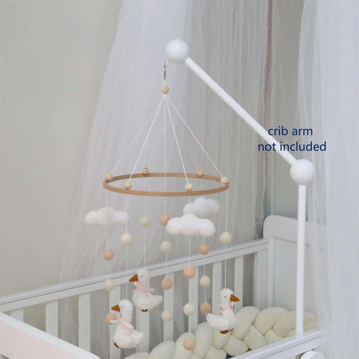mobile lit bebe canard suspendu