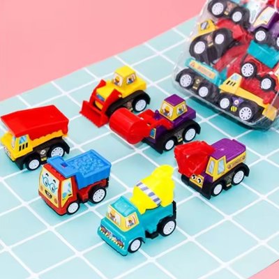 Petites voitures jouets différentes couleurs