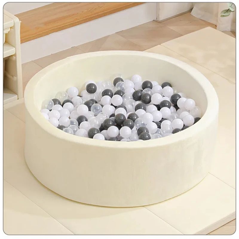 piscine-a-balle-bebe-beige-avec-balle