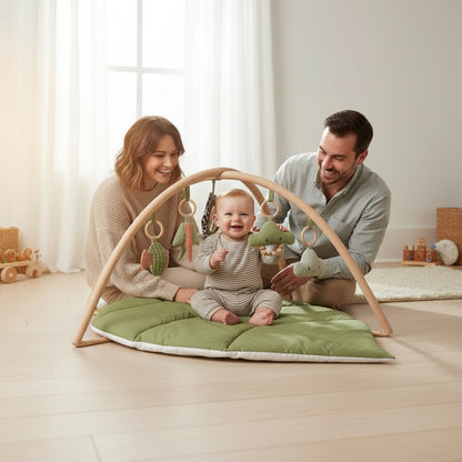 tapis d'éveil bébé heureux de jouer