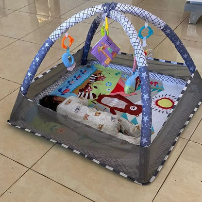 tapis d'éveil bébé endormie